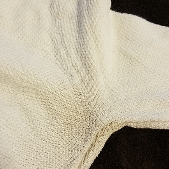 White pullover - Picture 4 of 5